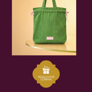 Por la compra de un perfume en la marca Marc Jacobs, se lleva gratis un bolso de flores.