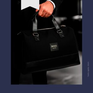 Por la compra de un perfume en la marca Boss llévate, un bolso de la marca.
